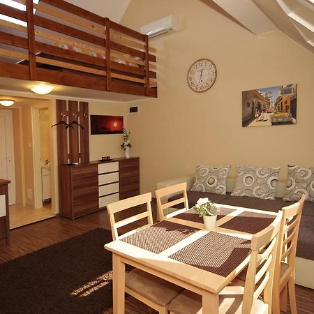 Gyulai Brill Apartman Buitenkant foto