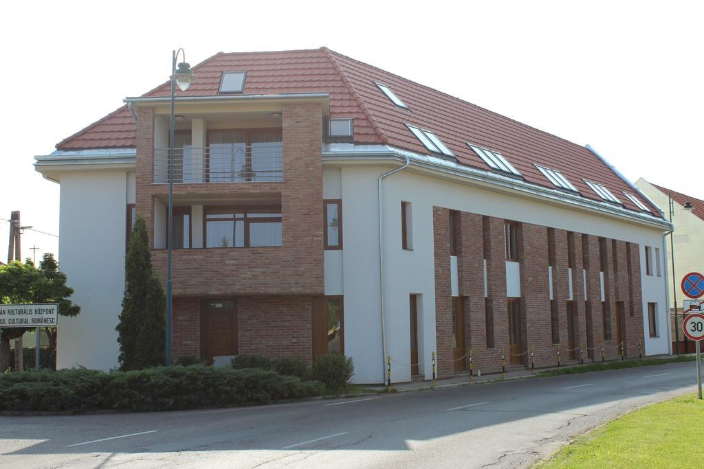 Gyulai Brill Apartman Kamer foto