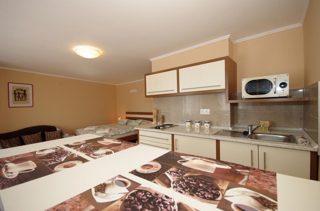 Gyulai Brill Apartman Buitenkant foto