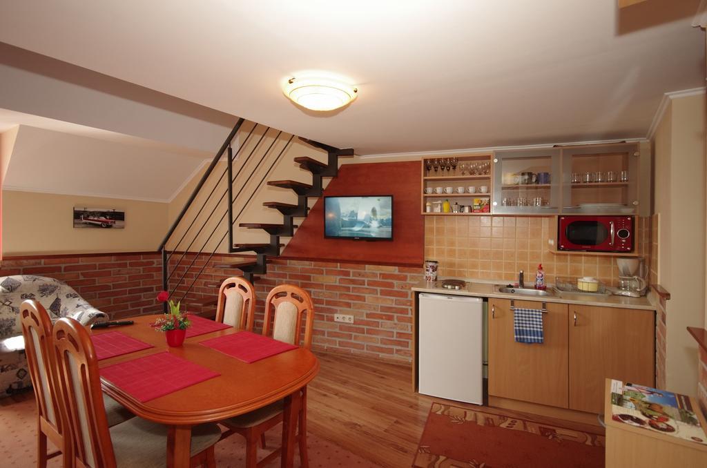 Gyulai Brill Apartman Buitenkant foto